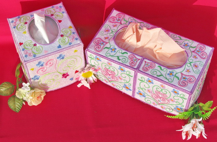 Curly Curves Tissue Box Cover