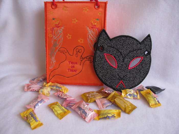 Trick or Treat Gift Bag with Mask